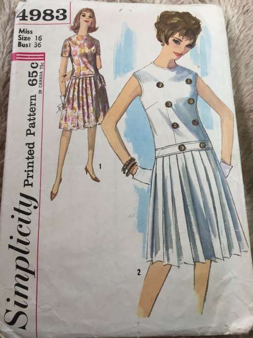 PATTERN SIMPLICITY 4983 (VERY VINTAGE, NEAT & TIDY PATTERN) - DRESSES (SIZE 16)