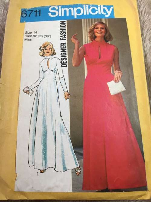 PATTERN SIMPLICITY 6711 (VERY VINTAGE, NEAT & TIDY PATTERN) - BEAUTFUL DRESS (SIZE 14)