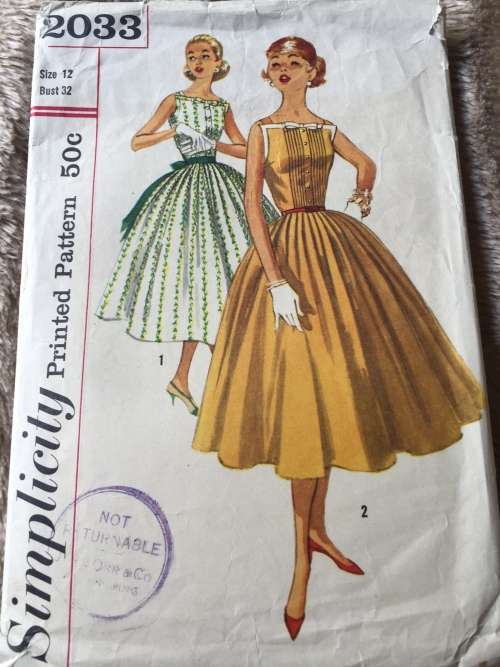 PATTERN SIMPLICITY 2033 (VERY VINTAGE, NEAT & TIDY PATTERN) - ONE-PIECE DRESS (SIZE 12)