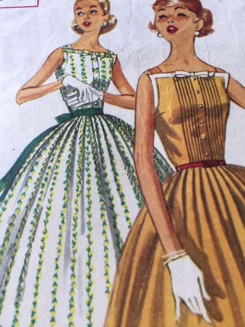 PATTERN SIMPLICITY 2033 (VERY VINTAGE, NEAT & TIDY PATTERN) - ONE-PIECE DRESS (SIZE 12)
