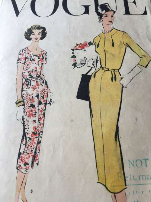 PATTERN VOGUE 9104 (VERY VINTAGE, NEAT & TIDY) - ONE PIECE DRESS (SIZE 16)
