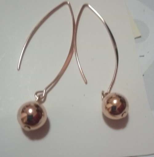 Stunning Gold drop Earrings earrings