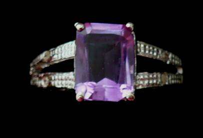 10k SOLID WHITE GOLD AMETHYST AND DIAMOND RING . 1.550CTS!