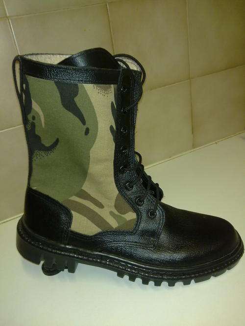 Camo combat boot