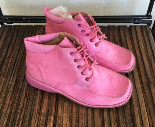 Brand New Womens Suede Ankle Boots in Pink- Available in sizes 4 and 5- Great buy!