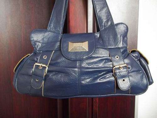 **Gorgeous ladies large hand bag in NAVY BLUE. Trendy and fashionable. A great Buy!