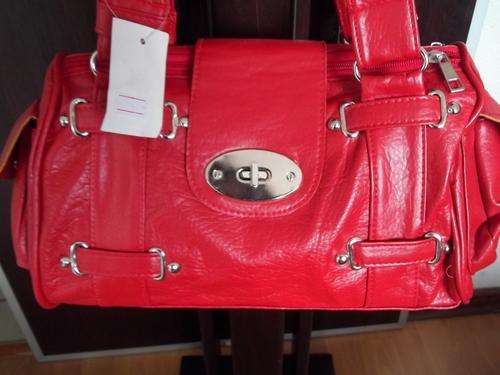 **Gorgeous ladies large hand bag in RED. Trendy and fashionable. A great Buy!