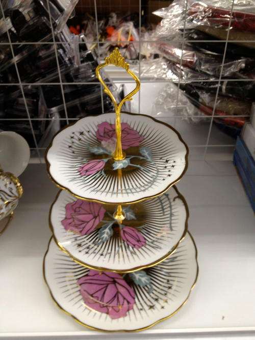 Elegant glass three tier biscuit/cake tray. Beautiful. A must have for any home!!