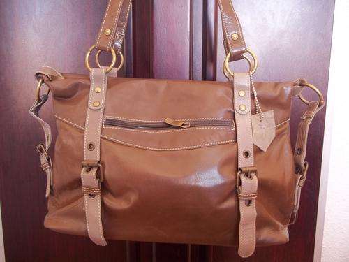 ****Stunning 100%  Genuine leather  Hand Bag in  BEAUTIFUL BROWN. Great modern style, made to last!
