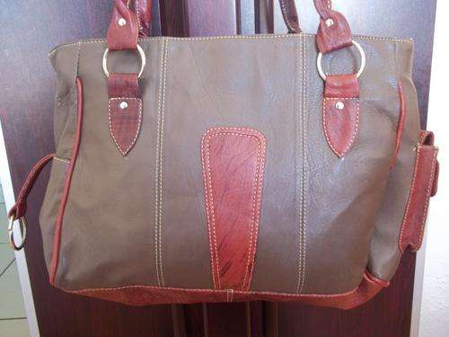 **ONLY 1*NEW ARRIVALS*Stunning 100%  Genuine leather  Hand Bag in a gorgeous BROWN . A great buy!.