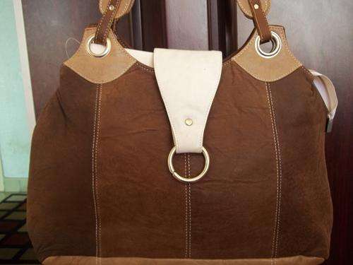 **ONLY 1*NEW ARRIVALS***100%  Genuine SUEDE leather  Hand Bag in  BEAUTIFUL BROWN A great buy!.