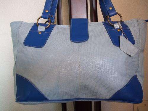 **ONLY ONE**NEW ARRIVAL**stunning 100%  Genuine leather LARGE HAND Bag in BABY BLUE.