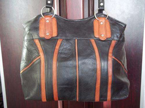 **ONLY ONE**NEW ARRIVAL**stunning 100%  Genuine leather HAND Bag in BLACK.
