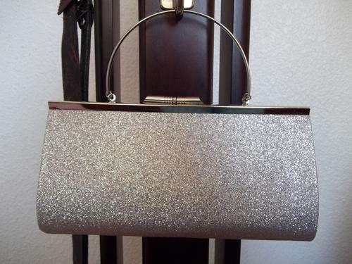 **NEW**Beautiful ladies evening clutch bag SILVER. Ideal for the matrix dance or that evening out!!