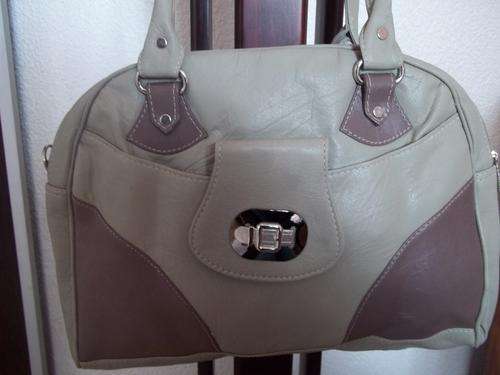 *LATE ENTRY*NEW ARRIVALS***Stunning 100%  Genuine leather  Hand Bag in CAMEL . A great buy!.
