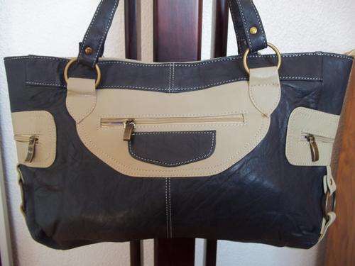 *Only One!*NEW ARRIVALS***Stunning 100%  Genuine leather  Hand Bag in CHARCOAL . A great buy!.