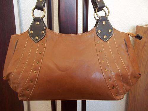 *NEW ARRIVALS***Stunning 100%  Genuine leather  Hand Bag in TAN BROWN. A great buy!.