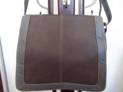 *Only One!*NEW ARRIVALS***Stunning 100%  Genuine leather  Hand Bag in BROWN . A great buy!.