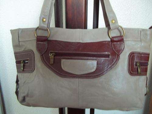 WOW! GORGEOUS NEW ARRIVALS*Stunning 100%  Genuine leather  Hand Bag in A CAMEL BROWN. A great buy!.