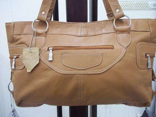 *AWESOME NEW ARRIVALS***Stunning 100%  Genuine leather  Hand Bag in DESERT BROWN. A Pure Luxury!!