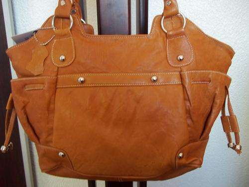 WOW! GORGEOUS NEW ARRIVALS***Stunning 100%  Genuine leather  Hand Bag in DESERT BROWN. Pure Luxury!.