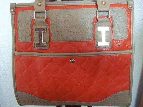 LATE ENTRY**Gorgeous ladies SOTTO hand bag in ORANGE. Styled in Italy. GREAT QUALITY!