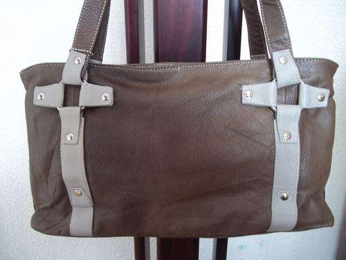 *NEW ARRIVALS***Stunning 100%  Genuine leather  Hand Bag in CAMEL. A Great buy!!