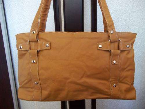 *NEW ARRIVALS***Stunning 100%  Genuine leather  Hand Bag in DESERT. A Great buy!!