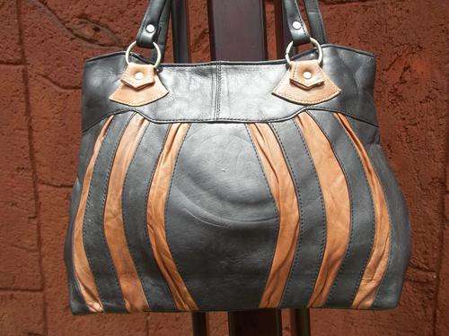 *** NEW ARRIVALS***Stunning 100%  Genuine leather Hand Bag in BLACK & BROWN. A great buy!.
