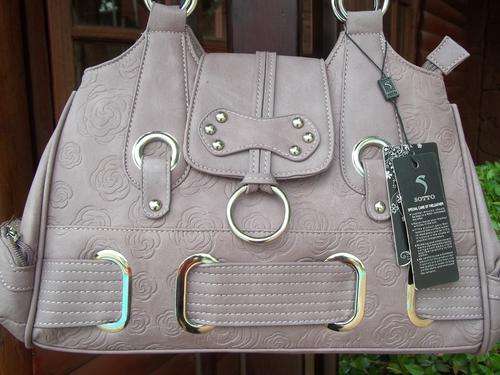 ***NEW ARRIVALS***Stunning Ladies leather Bag in a beautiful LILAC.  A Great buy!