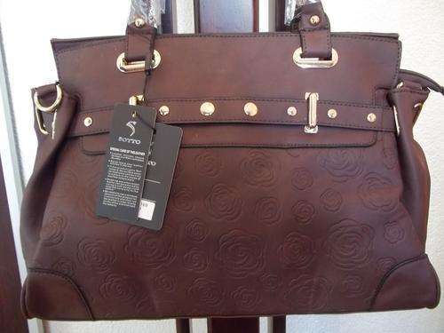 ***ONLY ONE***Stunning Ladies leather Bag in BROWN & GOLD.  A Great buy!