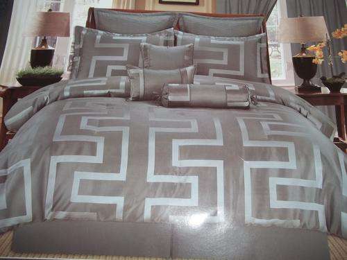 **LAST ONE**Superior Polysilk QUEEN size QUILTED heavy comforter set in GOLDEN BROWN. 13 piece