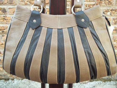 *Only One!*NEW ARRIVALS***Stunning 100%  Genuine leather  Hand Bag in BROWN & BLACK. A great buy!.