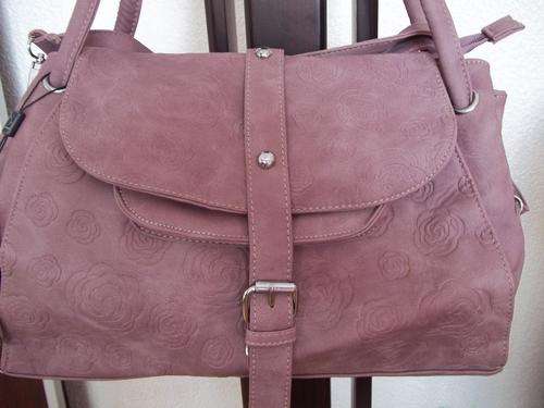 ***LATE ENTRY*** Only one-Stunning Ladies leather Bag in GRAPE PINK.  A Great buy!