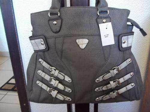 **LATE ENTRY**Stunning Ladies PU leather Bag in GREY.  A Great buy! Great Quality!