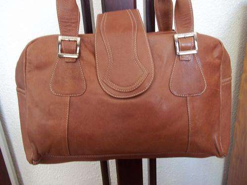 **Stunning LARGE Designer style 100%  Genuine leather  Hand Bag in BROWN. A great buy!.