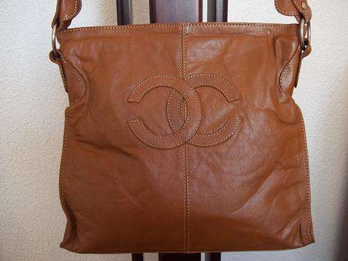 ***NEW ARRIVALS***Stunning 100%  Genuine  Leather Hand Bag in TAN. A great buy!.