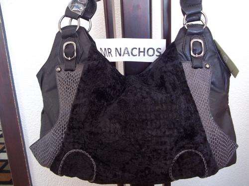 **Beautiful ladies Soft leather look & Fur hand bag in BLACK!. Great everyday hand bag.
