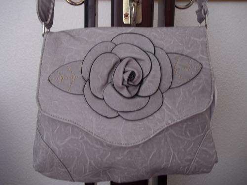 Stunning Ladies PU leather Bag in LIGHT GREY.  A Great buy! Great Quality!