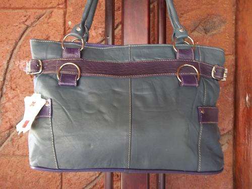 LATE ENTRY* GORGEOUS NEW ARRIVALS***Stunning REAL leather Hand Bag in CHACOAL GREY . A great buy!.