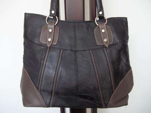 LATE ENTRY* GORGEOUS NEW ARRIVALS***Stunning REAL leather Hand Bag in BLACK. A great buy!.