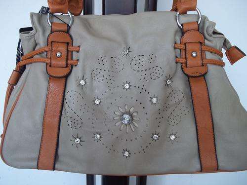 LATE ENTRY**LAST ONE**Stunning Ladies leather Bag in CAMEL. Great Quality! Must have Elegance.