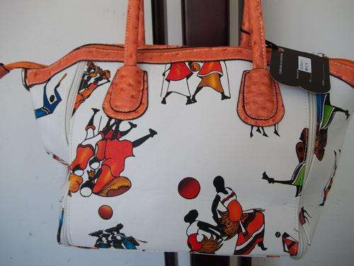 **LATE ENTRY**High quality latest EUROPEAN style LADIES HAND BAGS in art print- Great Buy!