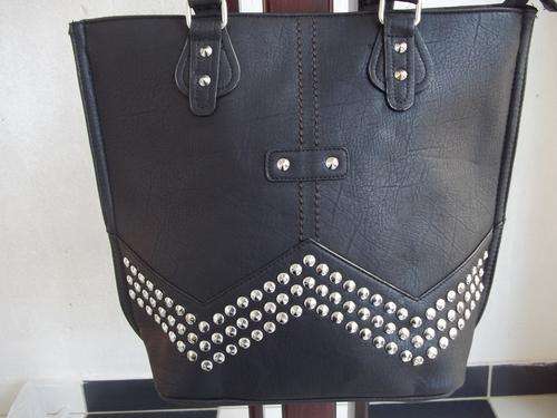 ***NEW ARRIVALS***Stunning Ladies leather Bag in BLACK.  A Great buy! Excellent quality!