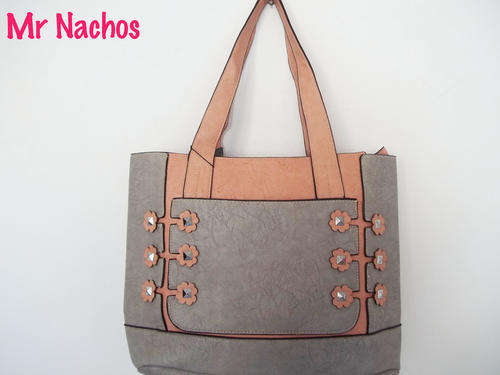 Large Ladies leather Bag in a GORGEOUS GREY & PINK . A Great buy! Great Quality! Must have Elegance.
