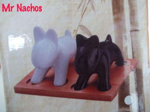 Designer style "DOGGIE" Salt & Pepper shakers- Great addition to your kitche