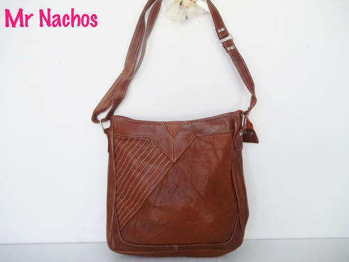 *Only one*Stunning 100% GENUINE LEATHER SHOULDER BAG in TAN- Great quality, great Buy!