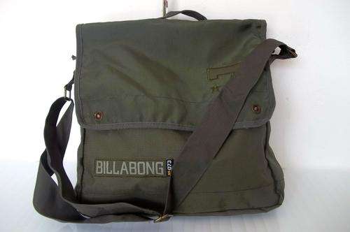 BILLABONG unisex Crossover Large shoulder bag in Army Green.