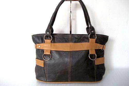 *Only one*Stunning REAL LEATHER HAND BAG in soft dark Green- Great quality, great Buy!
