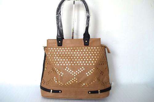 ***NEW ARRIVALS***Stunning Ladies PARCO COLLECTION leather Bag in Rich Tan and Gold.